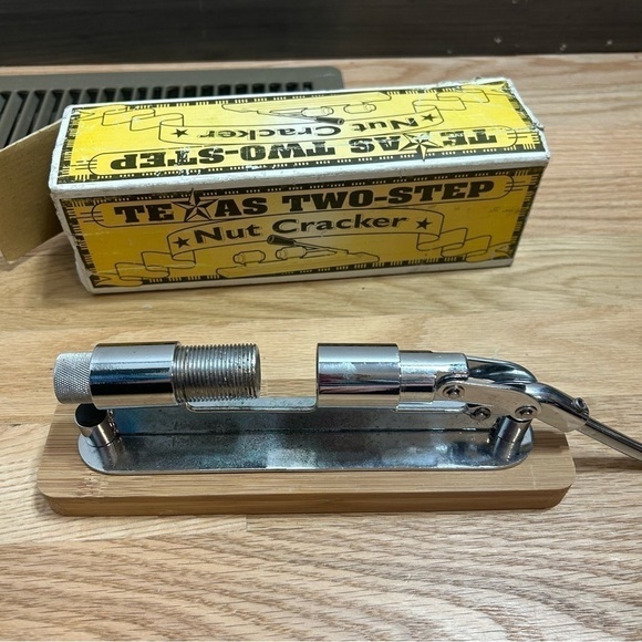 Texas Two Step Nut Cracker Kitchen Tool Peanut - Picture 4 of 6